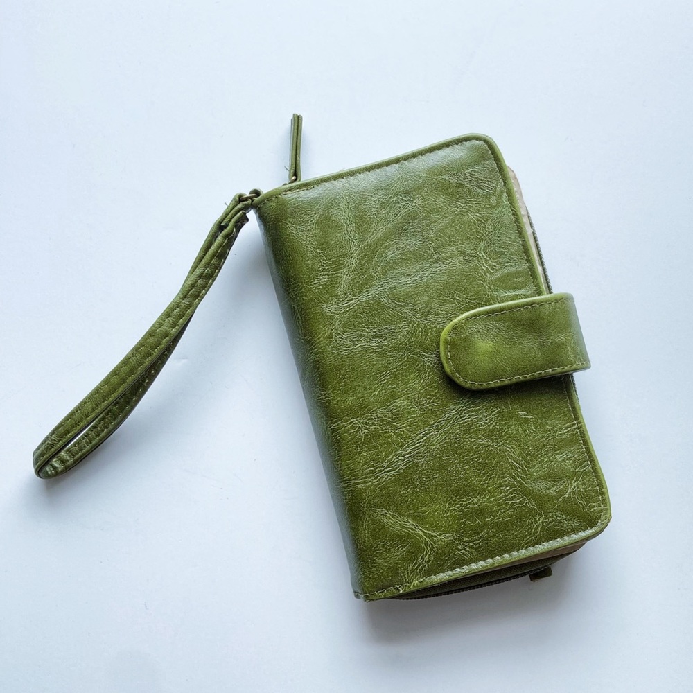 Green wallet